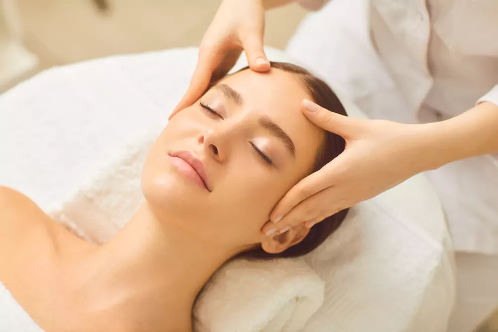 What Are The 5 Basic Facial Massage Techniques